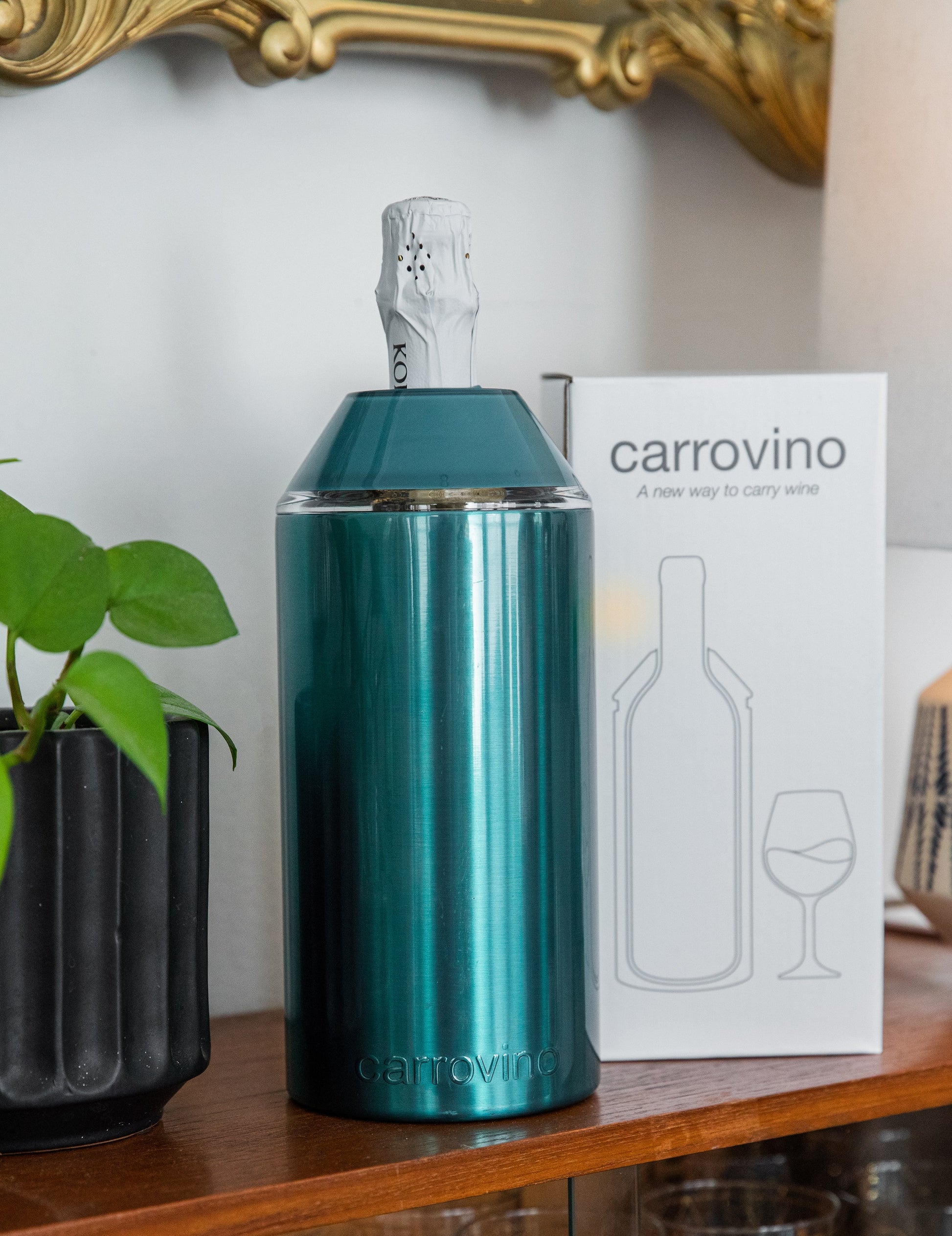 Carivino Portable Wine Bottle with Built-in Cups - Pearl